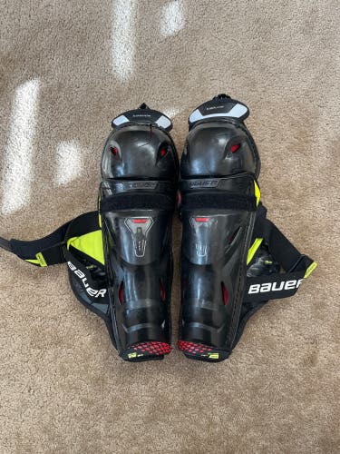 Junior Bauer Vapor Hyperlite 12" Shin Pads (Used)