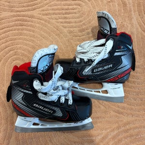 Youth Bauer Vapor X2.7 Hockey Goalie Skates Regular Width 10.5 (Used)