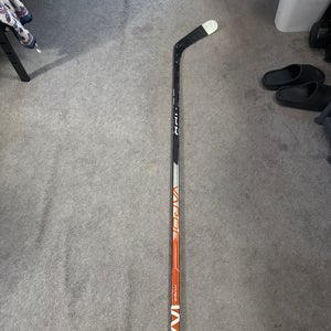 Senior Bauer Vapor Hyperlite Right Handed Hockey Stick 95 Flex Pro Stock (Used)
