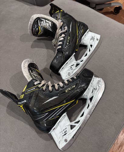 CCM Tacks 4092 Hockey Skates Regular Width 7.5 (Used)