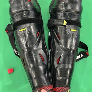 Bauer Vapor Hyperlite Shin Pads | 17"