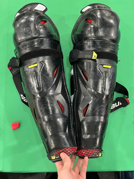Bauer Vapor Hyperlite Shin Pads | 17"