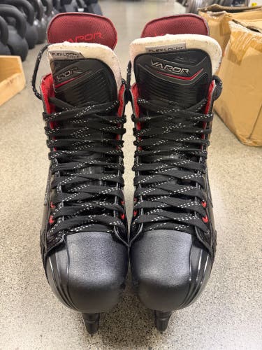 Black Bauer Vapor X Shift Hockey Skates Regular Width 10.5 (Used)