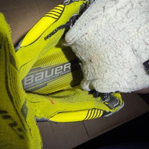 Black/Yellow 2022 Bauer Supreme M4 Hockey Skates Regular Width Size 5 (Used)