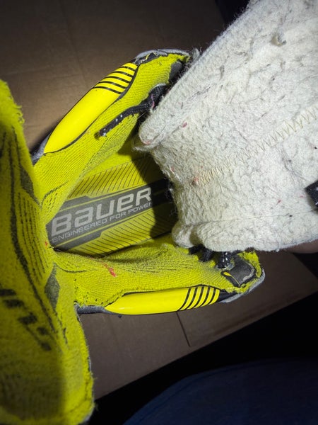 Black/Yellow 2022 Bauer Supreme M4 Hockey Skates Regular Width Size 5 (Used)