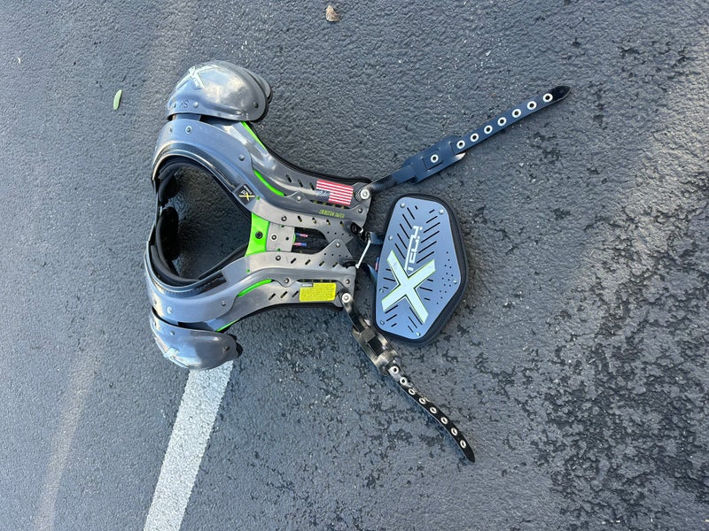 Medium Adult Xenith Shoulder Pads (Used)