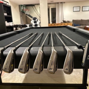 Teen 2023 Wilson Deep Red Right Handed Iron Set Teen (6 Clubs) #6 - #9, PW, SW Steel Shaft (Used)