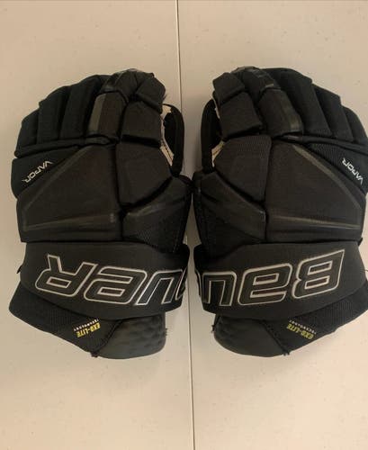 Bauer Vapor Hyperlite Gloves 13" (Used)