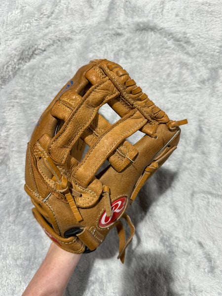 Brown Rawlings Sure Catch RH Outfield Baseball Glove 11" (Used)