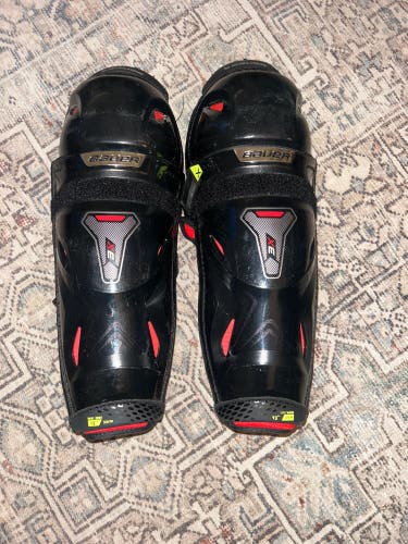 Intermediate Bauer Vapor 3X 13" Shin Pads (Used)