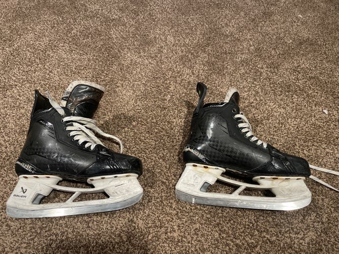 Black 2024 Bauer Supreme Shadow Hockey Skates 8.5 (Used)