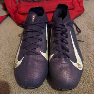 Purple Kids 4Y (Big Kids / Youth) Nike Molded Cleats Cleats (Used)