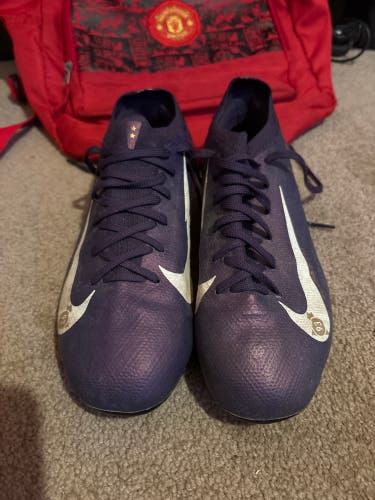 Purple Kids 4Y (Big Kids / Youth) Nike Molded Cleats Cleats (Used)