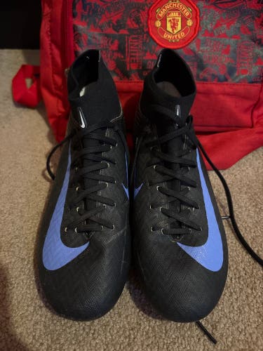 Black Kids 5.5Y (Big Kids / Youth) Nike Molded Cleats Cleats (Used)