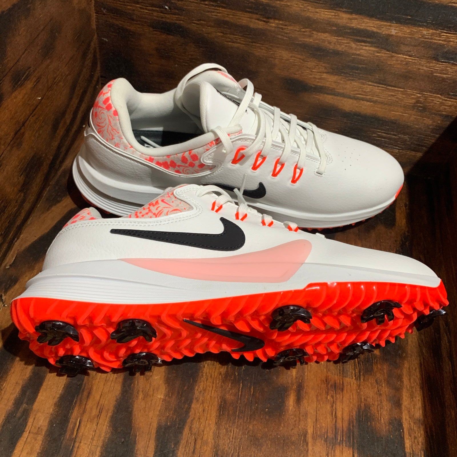 Nike Victory Pro 4 Golf Shoes 2025 White Pink Bloom  display picture 1