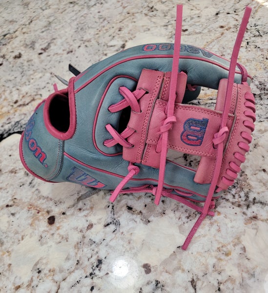 Wilson RH Infield A2000 Baseball Glove 11.5"