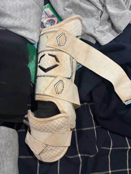 White Senior EvoShield Leg guard Shin Guards (Used)