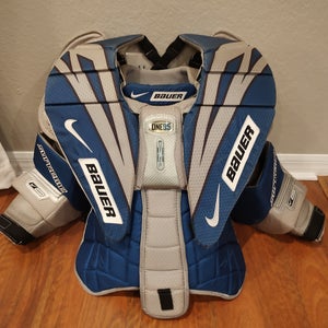 Medium Bauer One95 Goalie Chest Protector (Used)