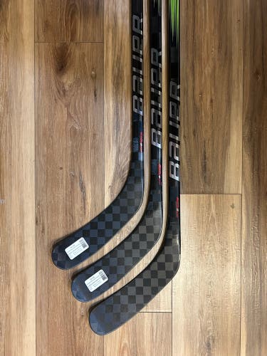 Senior Bauer Vapor Hyperlite 2 Right Handed Hockey Stick P90TM 77 Flex (New)