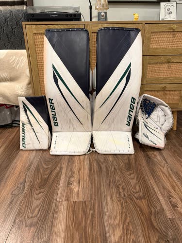 35" 2024 Bauer Hyperlite 2 Regular Goalie Full Set Pro Stock (Used)