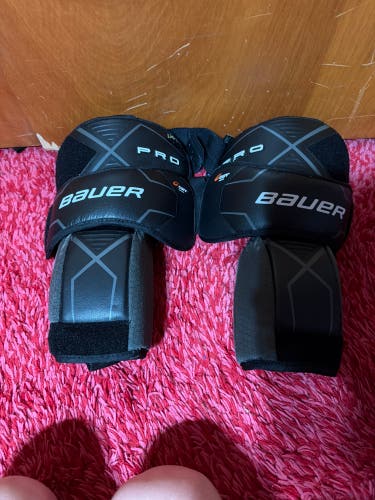Bauer Pro knee pads (Used)