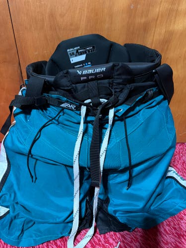 Senior Small Bauer Supreme Pro Hockey Goalie Pants (Used)