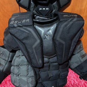 Medium Bauer Elite Goalie Chest Protector (Used)