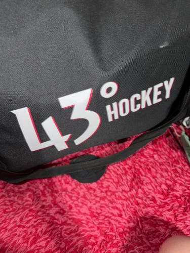 43° heated hockey Bag (Used)