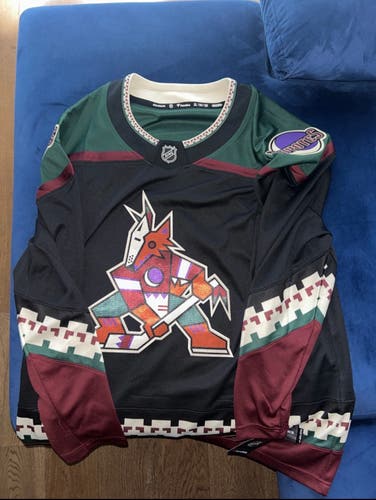 Arizona Coyotes XXL Men's Jersey (New)