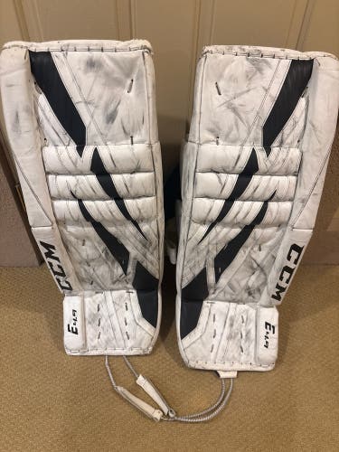 31" 2018 CCM Extreme Flex E4.9 Goalie Leg Pads (Used)