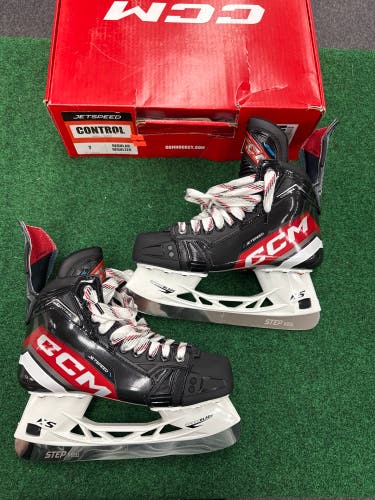 Senior CCM JetSpeed Control (SMU) Hockey Skates (Regular) Size 7 (Used)