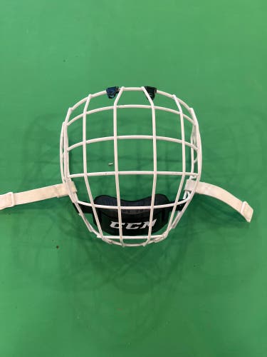 CCM FM580 Cage | Medium | White