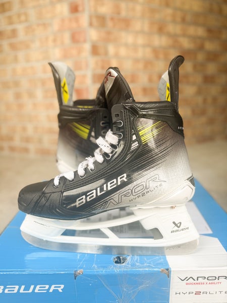 2023 Bauer Vapor Hyperlite 2 Hockey Skates 10.5 (Used)