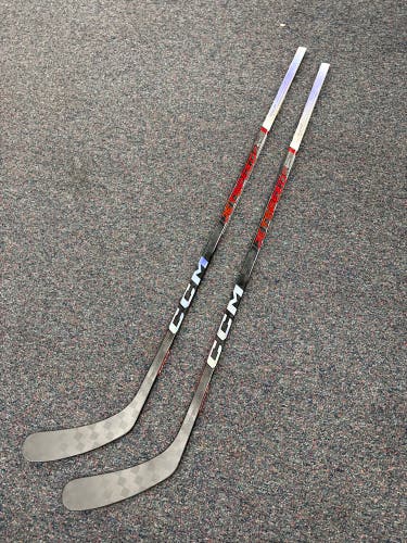 Junior CCM JetSpeed FT6 Pro Hockey Stick Right Handed P29 40 Flex (New) 2 pack