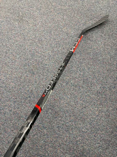 Junior CCM JetSpeed FT6 Hockey Stick Right Handed P29 40 Flex (New)
