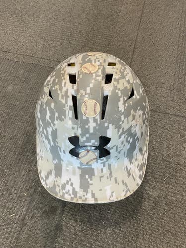 Used Under Armour HEAT GEAR Batting Helmet No Mask Grey S/M 11614-S000230262