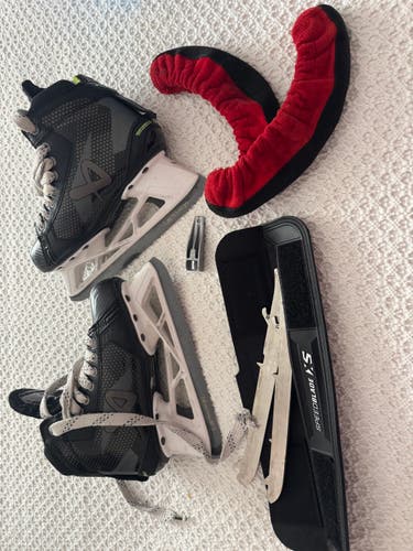 Bauer Elite Hockey Goalie Skates Size 4.5 (Used)