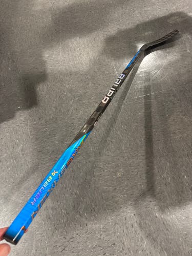Junior Bauer Nexus Sync Hockey Stick Right Handed P88 50 Flex (Used)