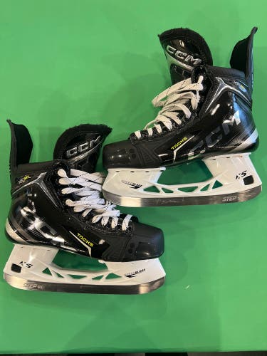 CCM Tacks XF 90 Hockey Skates | Size 8.5R