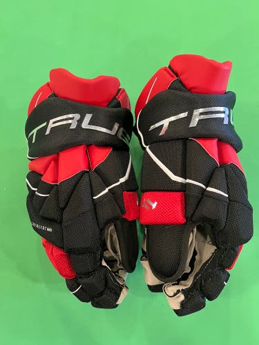 True Catalyst 9x3 Gloves | 15"