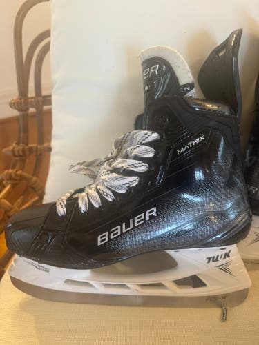 Black/Gray 2025 Bauer Supreme Matrix Hockey Skates Regular Width 10 (Used)