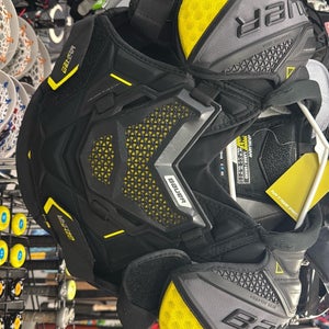 INT LG Bauer Supreme Ultrasonic (Used) Large Intermediate ice hockey Shoulder pad Pads