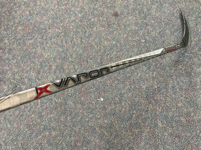 Intermediate Bauer Vapor 1X Hockey Stick | RH P92