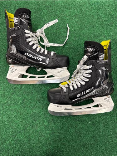 Senior Bauer Supreme Ignite Pro+ Hockey Skates (Fit 2) Size 7 (Used)