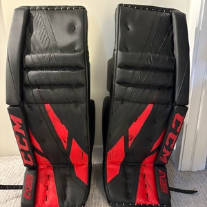 34" CCM Extreme Flex 4 Goalie Leg Pads (Used)
