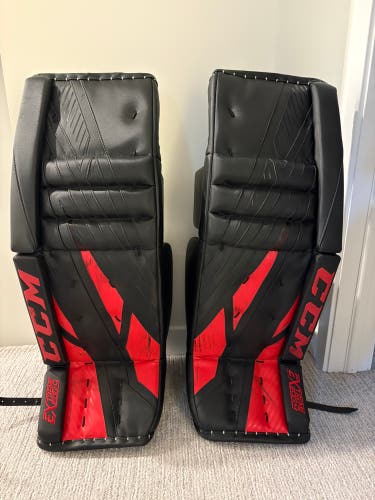 34" CCM Extreme Flex 4 Goalie Leg Pads (Used)