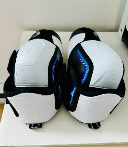 Senior Medium Bauer Vapor Flylite Elbow Pads (Used)