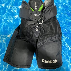 Junior Medium Reebok 16K Hockey Pants (Used)