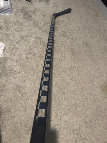 Senior Extra Lite Right Handed Hockey Stick P28 85 Flex Pro Stock (New)