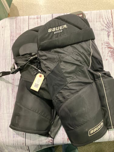 Black Senior Medium Bauer 6000 Hockey Pants (Used)